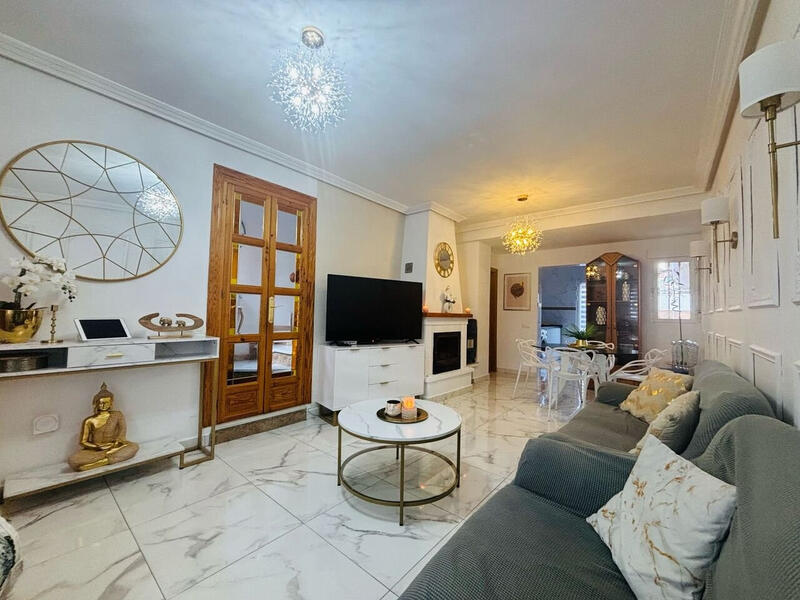 3 bedroom Townhouse for sale