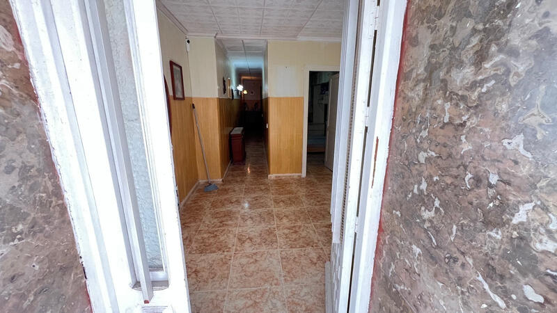 4 спальная комната квартира продается