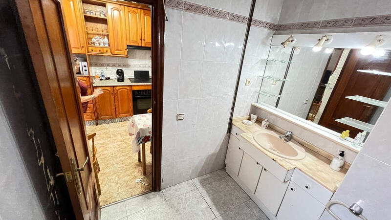 4 спальная комната квартира продается