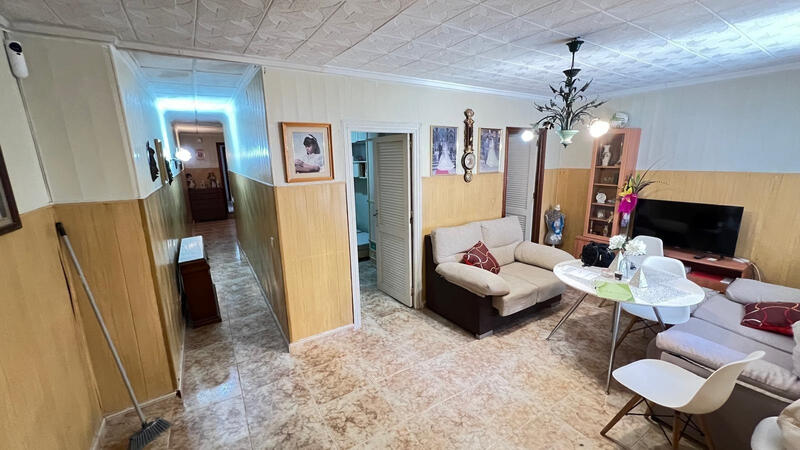 4 спальная комната квартира продается