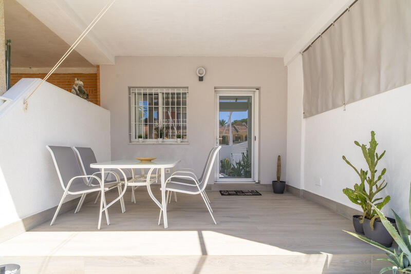 4 slaapkamer Gezinswoning Te koop