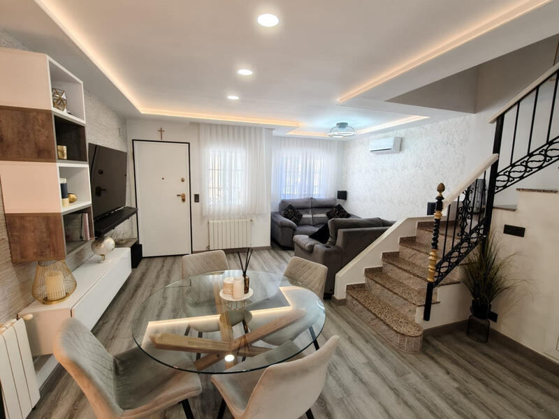 3 bedroom Townhouse for sale