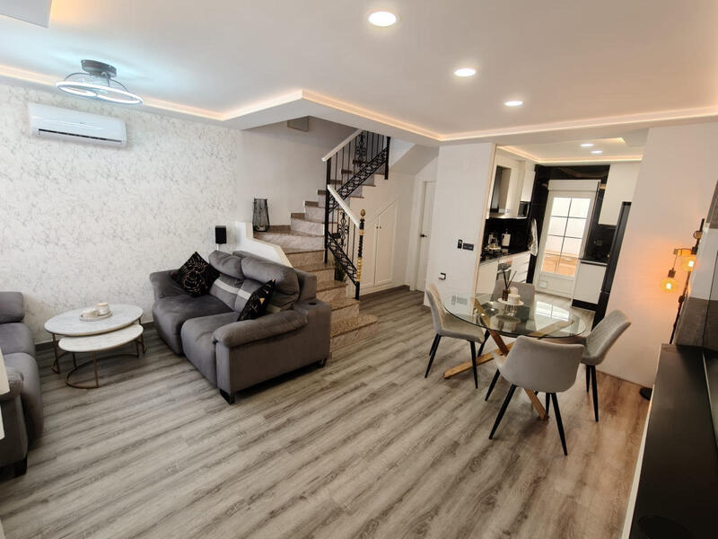 3 bedroom Townhouse for sale