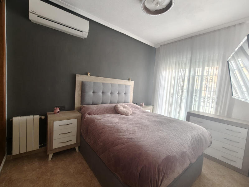 3 bedroom Townhouse for sale