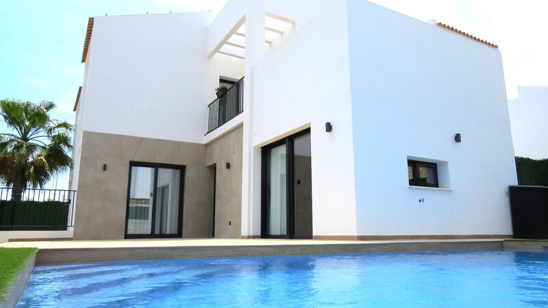 4 slaapkamer Villa Te koop