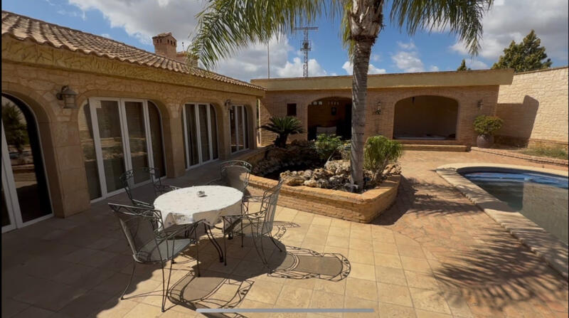 6 chambre Villa à vendre