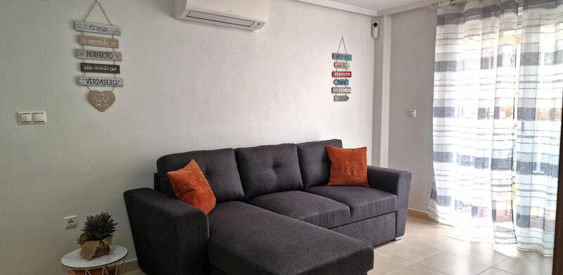 Apartment for Long Term Rent in Torrevieja, Alicante