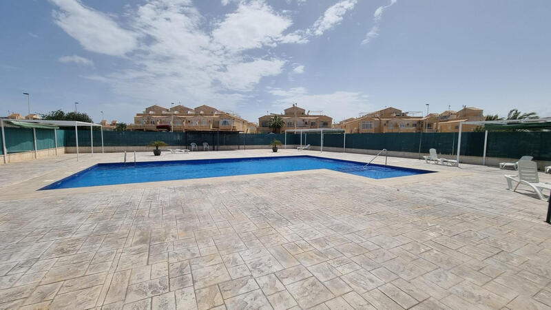 2 Cuarto Villa en venta