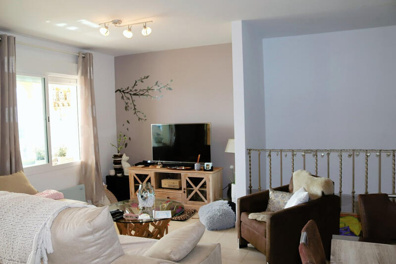 3 bedroom Townhouse for sale