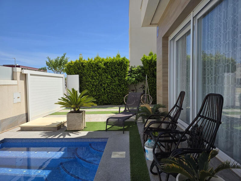 3 Cuarto Villa en venta