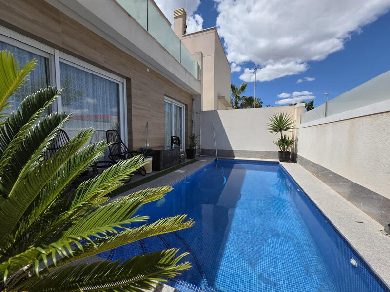 3 Cuarto Villa en venta