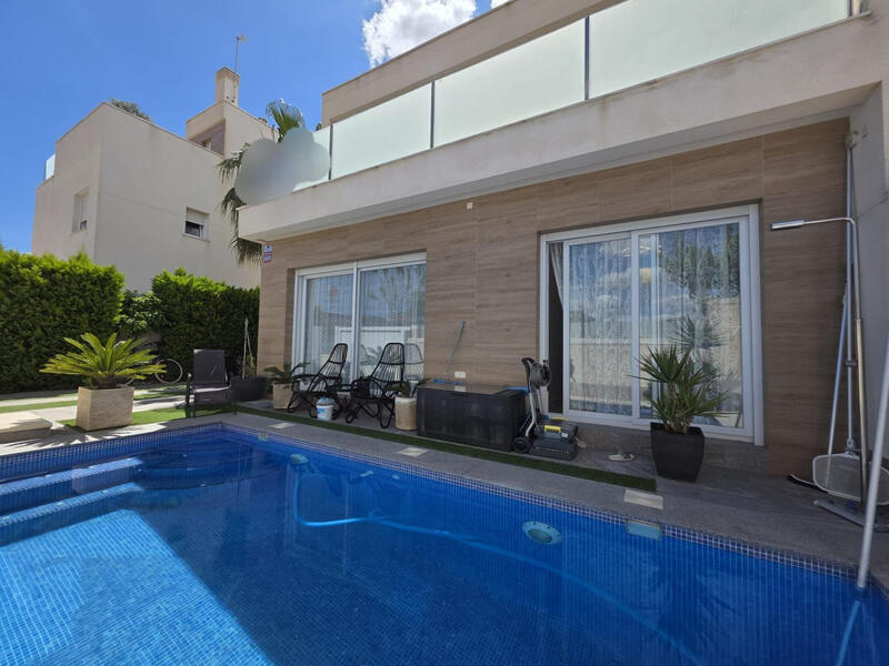 3 Cuarto Villa en venta