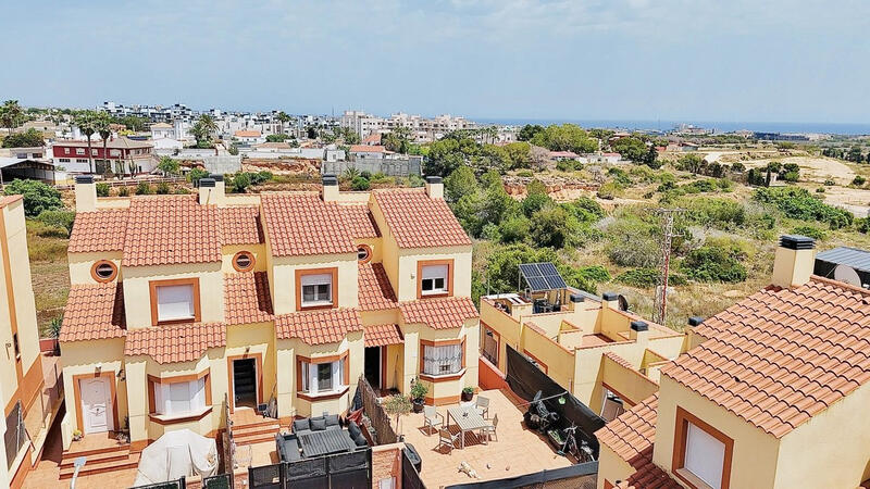 Rekkehus til salgs i Cabo Roig, Alicante
