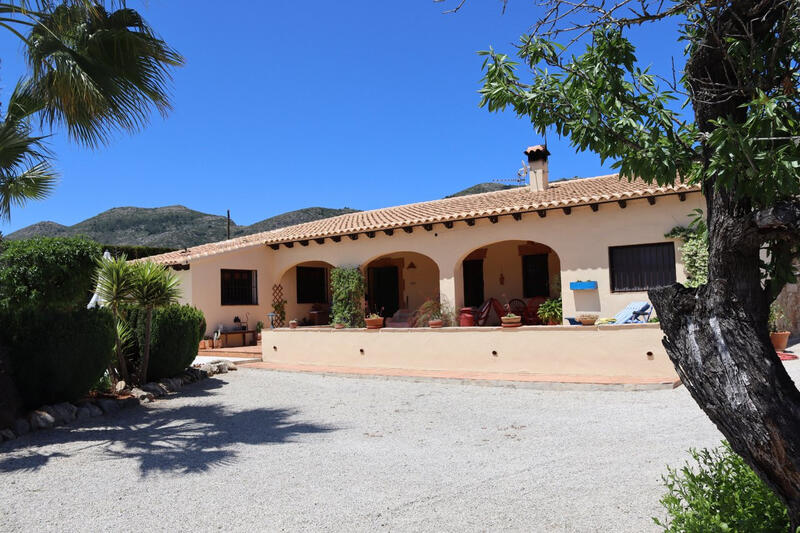 3 bedroom Country House for sale