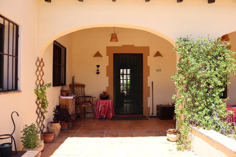 3 bedroom Country House for sale