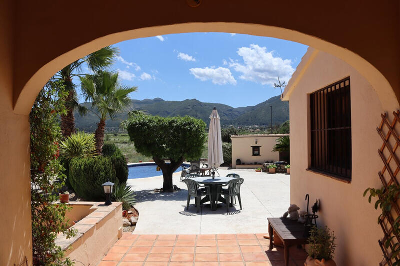3 bedroom Country House for sale