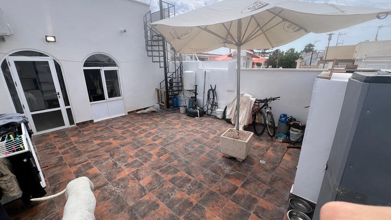 вилла продается в Torrevieja, Alicante