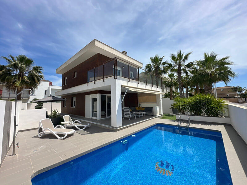 Villa for sale in Gran Alacant, Alicante