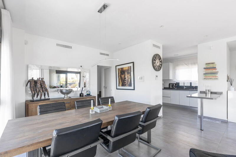 4 Schlafzimmer Villa zu verkaufen