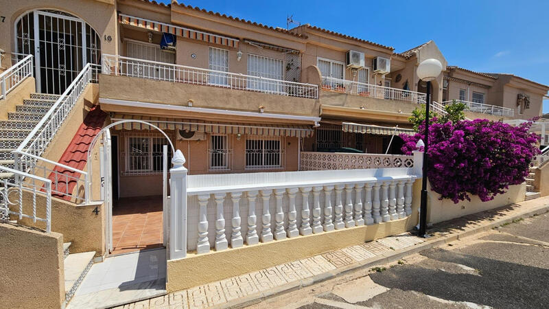 Villa til salgs i Torrevieja, Alicante