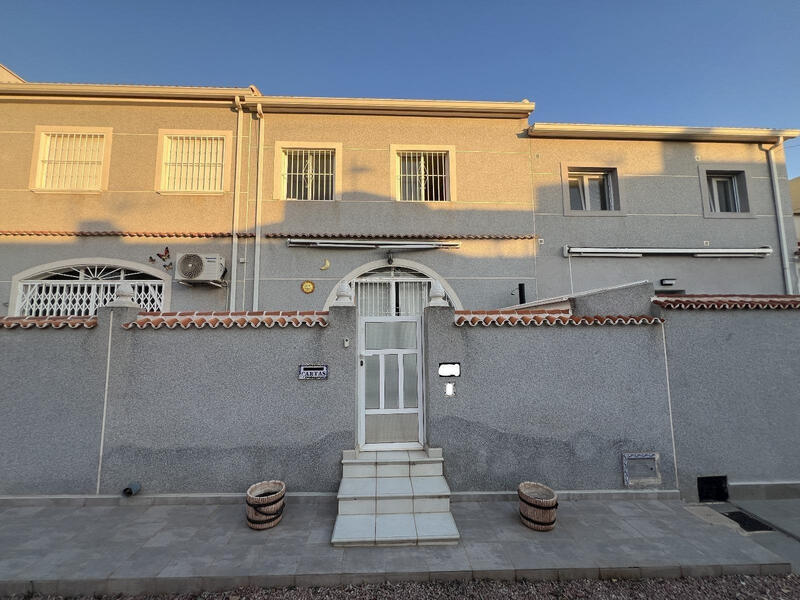 3 Schlafzimmer Stadthaus zu verkaufen
