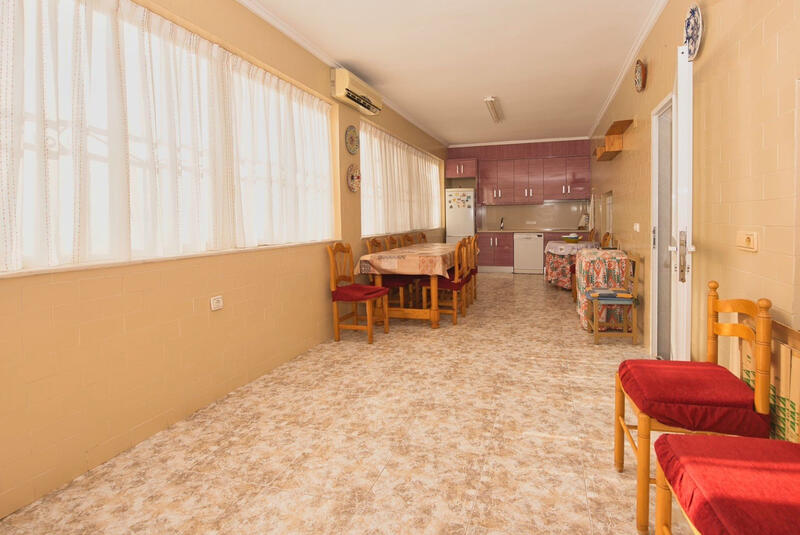3 slaapkamer Gezinswoning Te koop