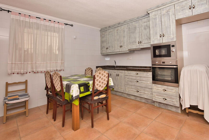 3 slaapkamer Gezinswoning Te koop