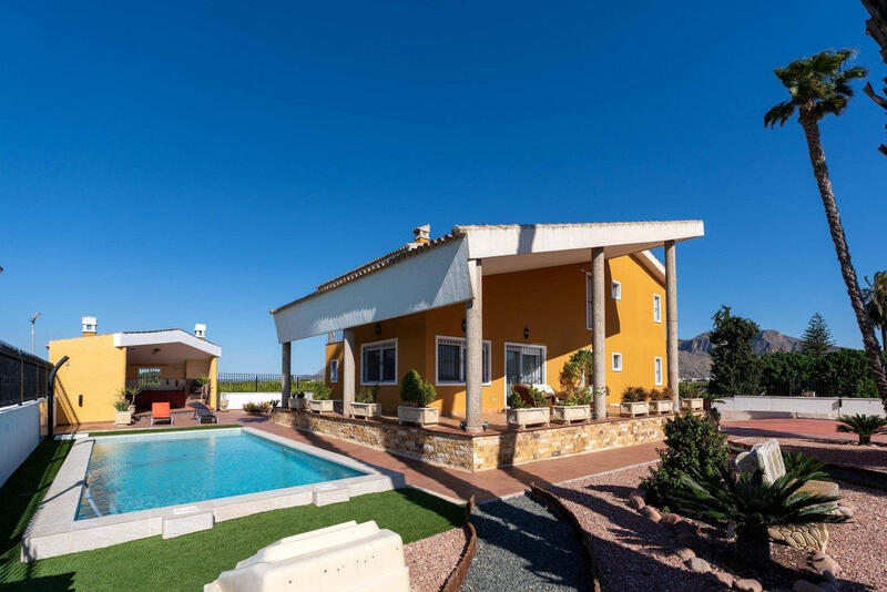 5 soverom Villa til salgs