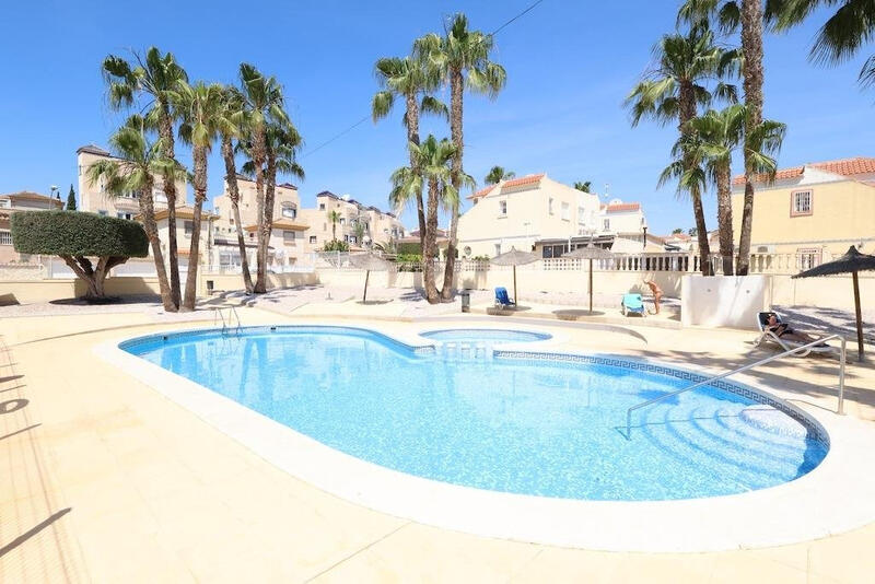 Villa til salg i San Miguel de Salinas, Alicante