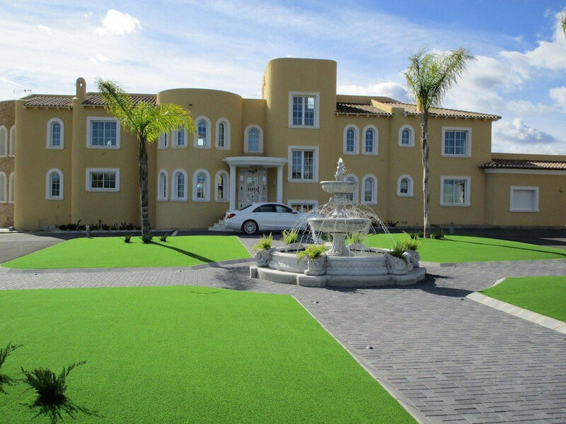 Villa for sale in La Nucia, Alicante