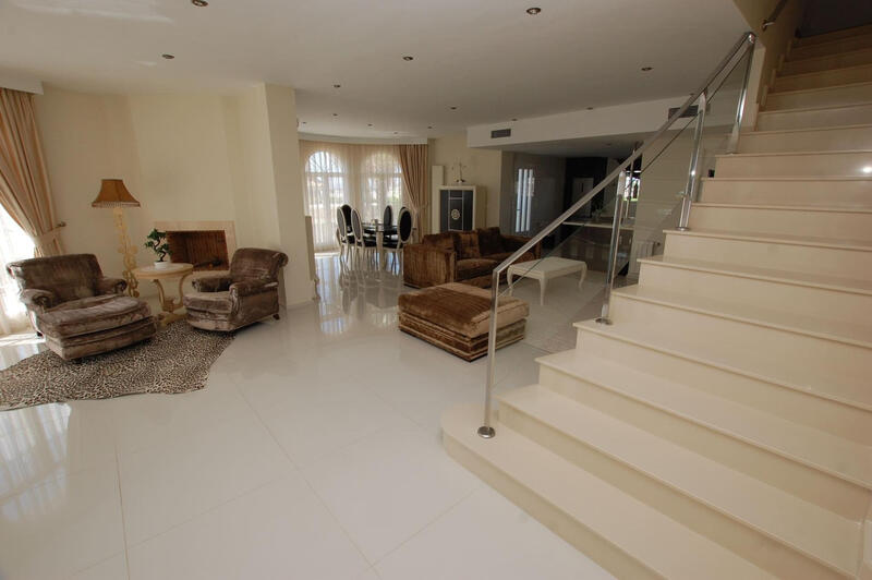 5 Schlafzimmer Villa zu verkaufen