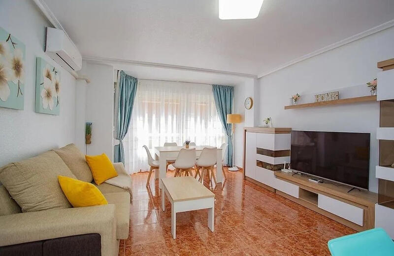 Apartment for Long Term Rent in Torrevieja, Alicante