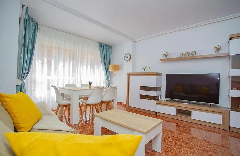 2 slaapkamer Appartement voor lange termijn huur