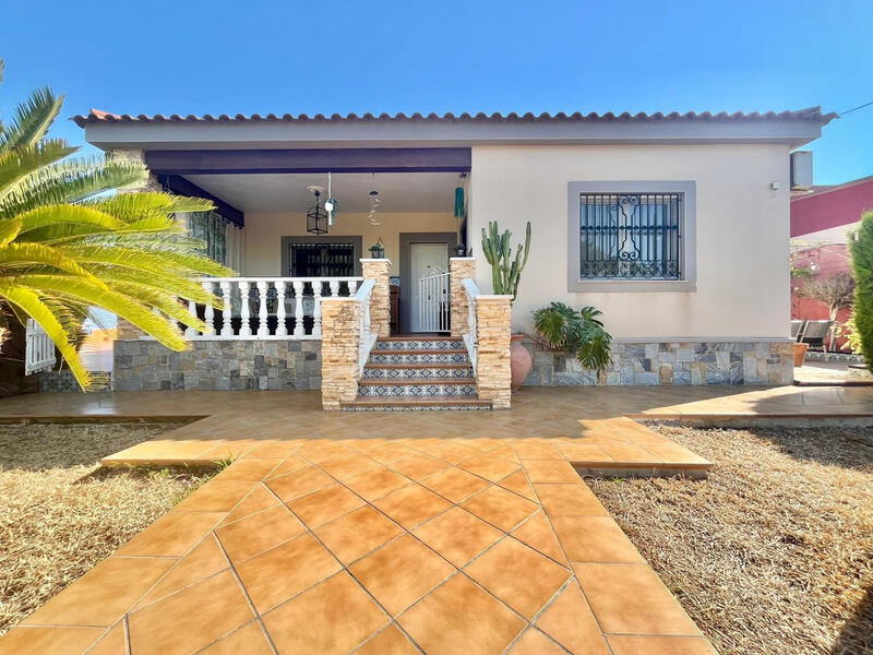 Villa à vendre dans Torrevieja, Alicante