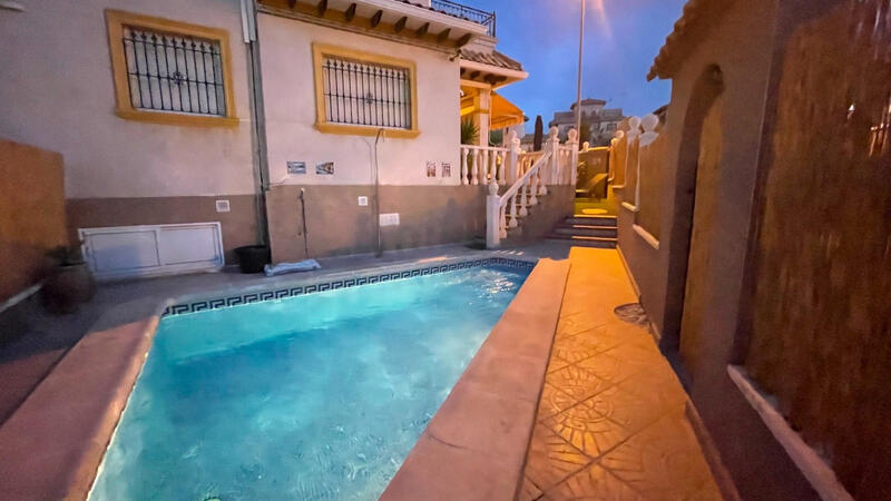 городская тюрьма продается в Orihuela Costa, Alicante