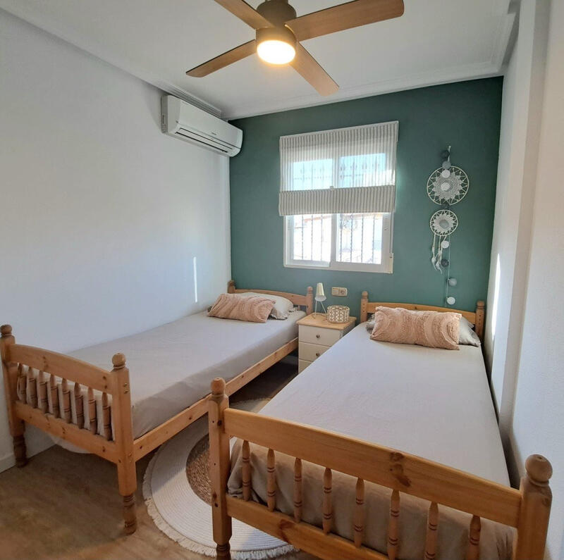 3 slaapkamer Gezinswoning Te koop