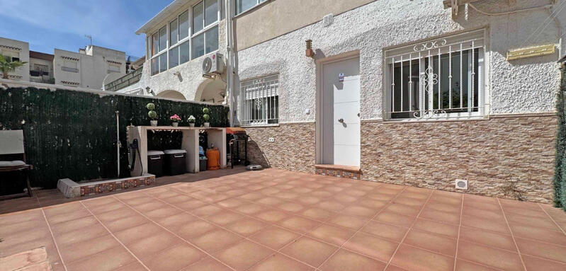Villa zu verkaufen in Torrevieja, Alicante
