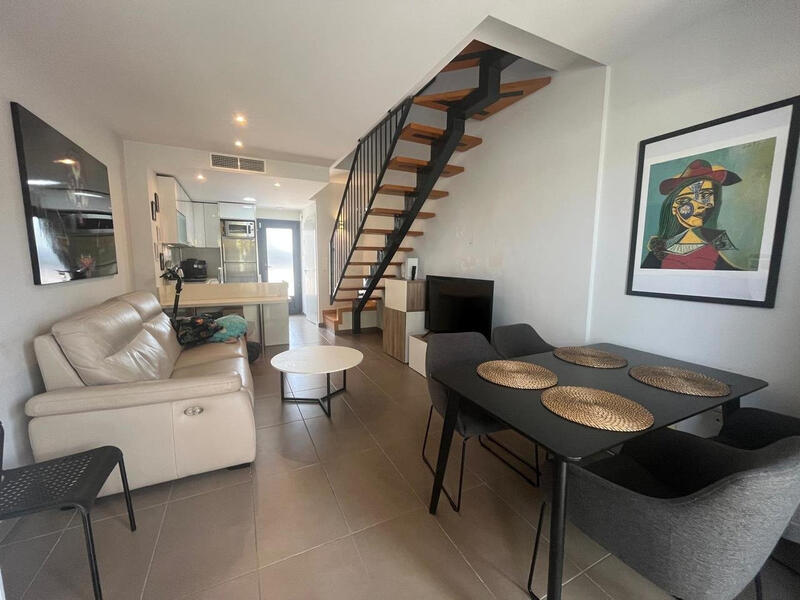 2 bedroom Townhouse for sale