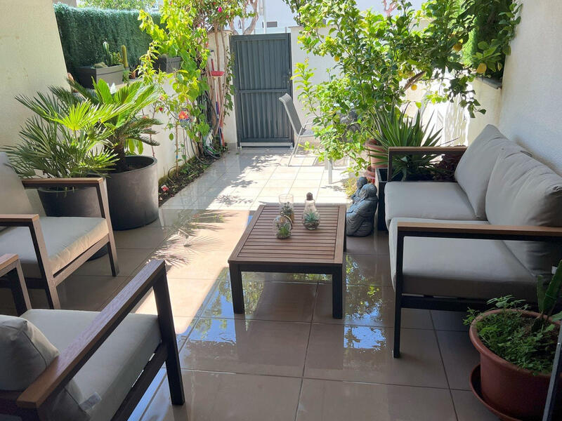 2 bedroom Townhouse for sale