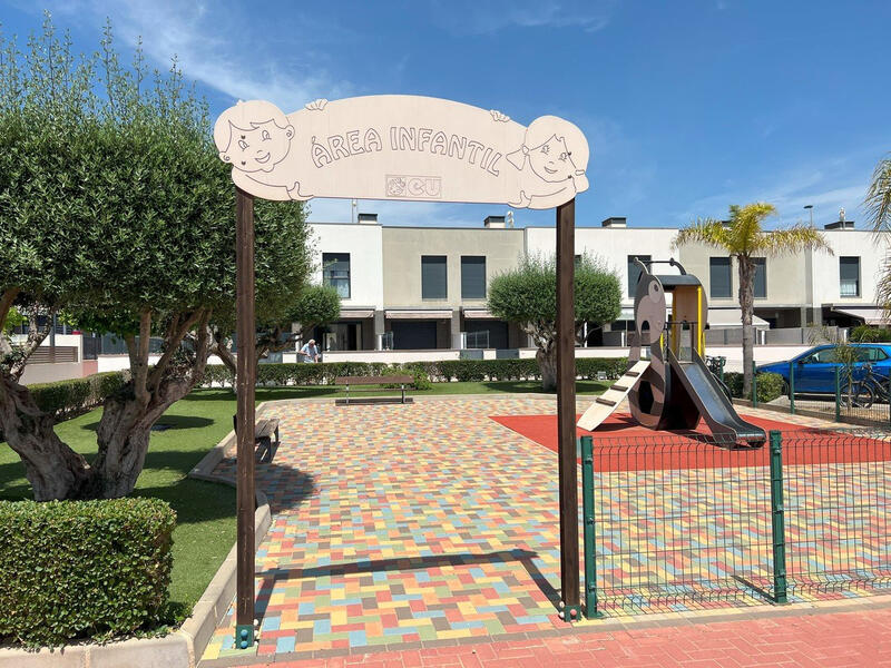 2 bedroom Townhouse for sale