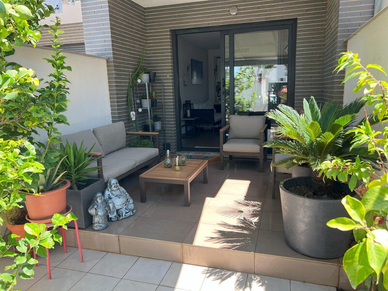 2 bedroom Townhouse for sale