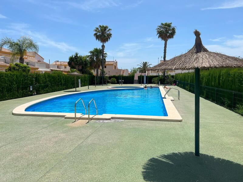 2 bedroom Townhouse for sale
