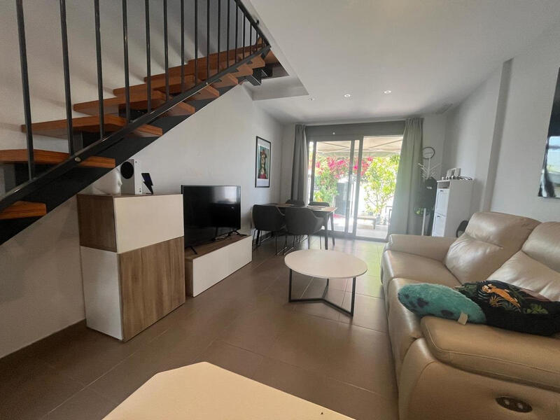 2 bedroom Townhouse for sale