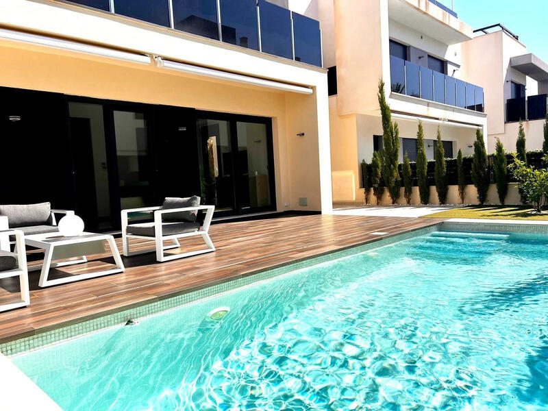 Villa en venta en Orihuela Costa, Alicante