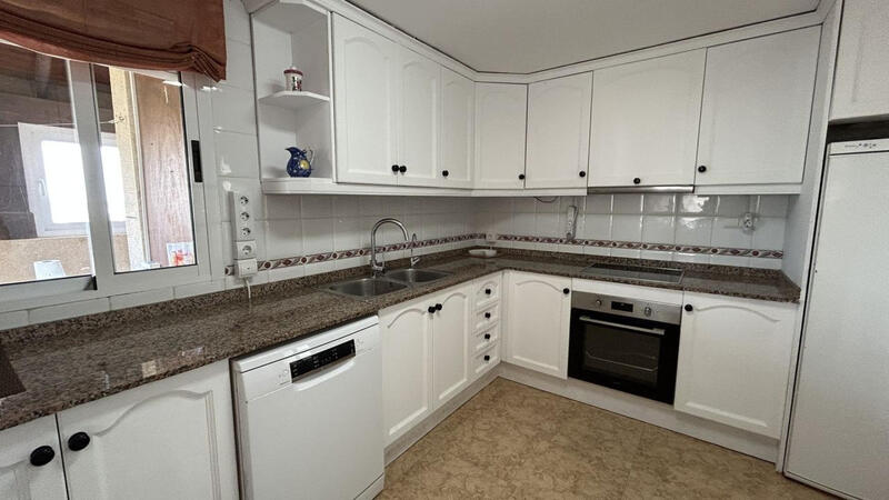 3 bedroom Apartment for sale