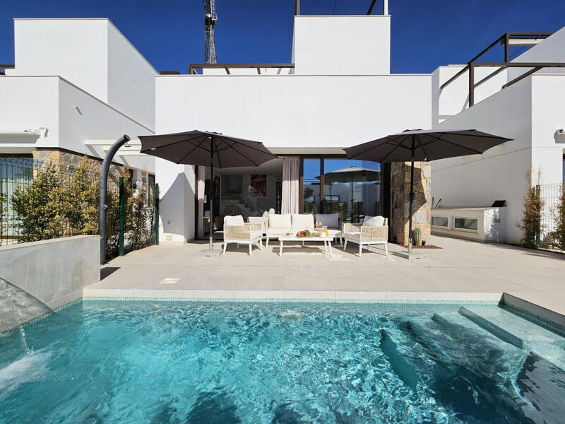 4 Cuarto Villa en venta