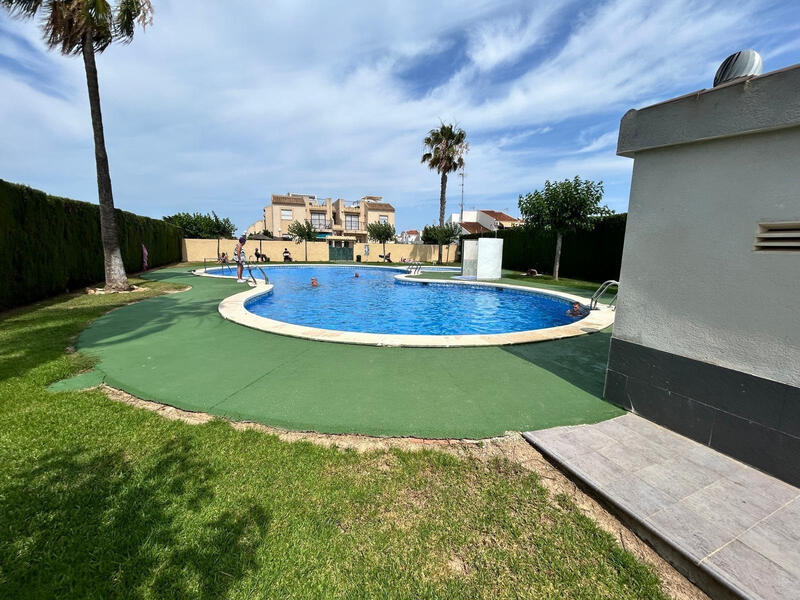 Villa til salg i Torrevieja, Alicante