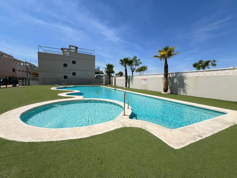Villa for sale in Pilar de la Horadada, Alicante