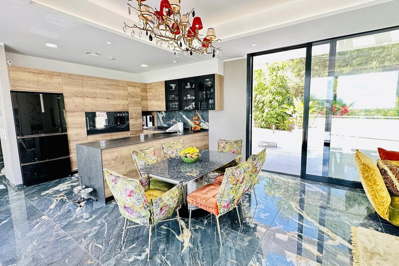 6 Cuarto Villa en venta