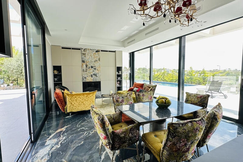6 Cuarto Villa en venta